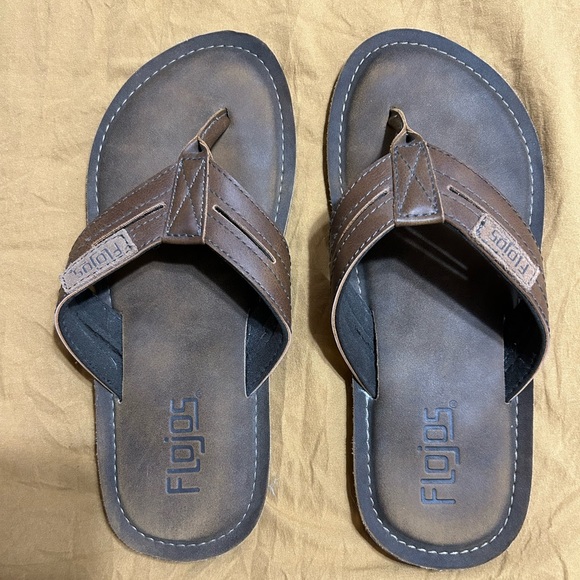 flojos brown flip flops